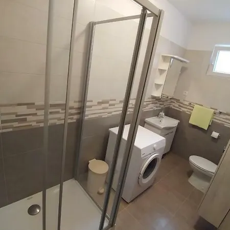 アパート Maskaric ツァヴタット